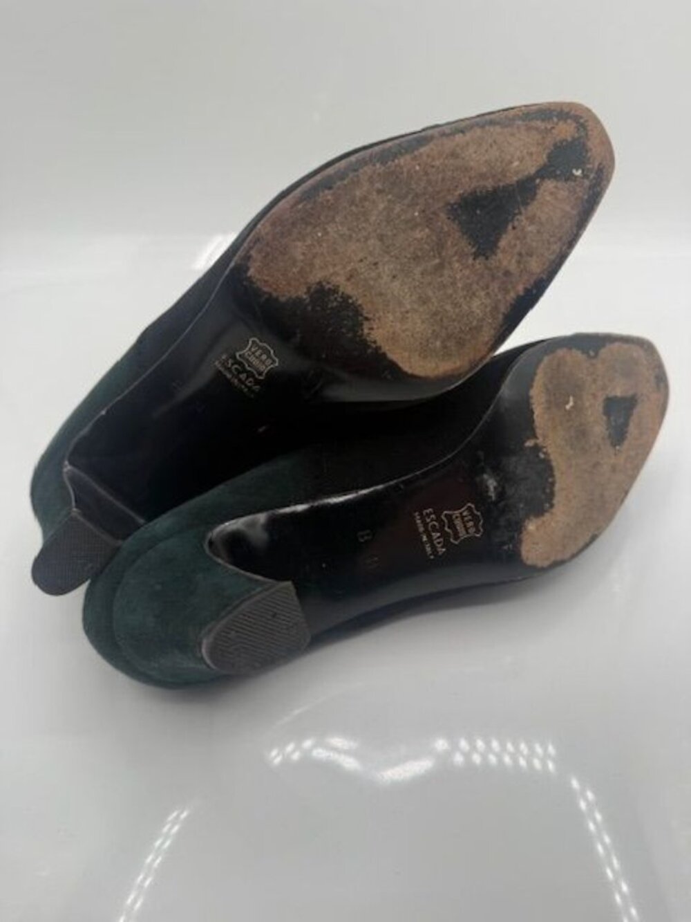 Vintage Escada Womens Hunter Green/Black Suede Heart Detail Lace Up Heels Size 8 - Picture 6 of 7